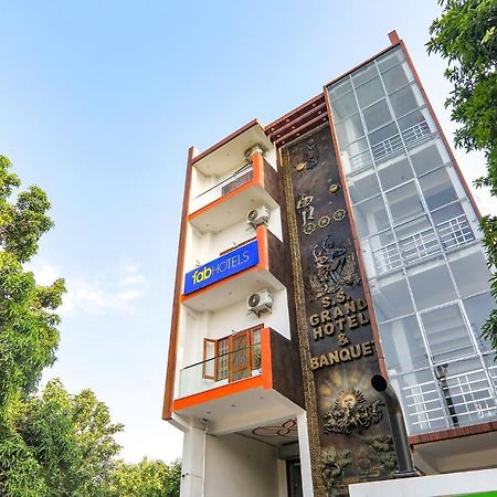 Fabexpress Ss Grand Hotel Banthra Sikandarpur ภายนอก รูปภาพ