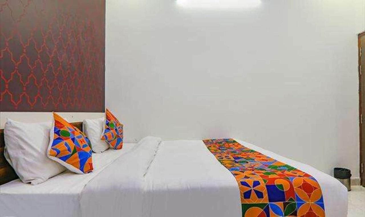 Fabexpress Ss Grand Hotel Banthra Sikandarpur ภายนอก รูปภาพ