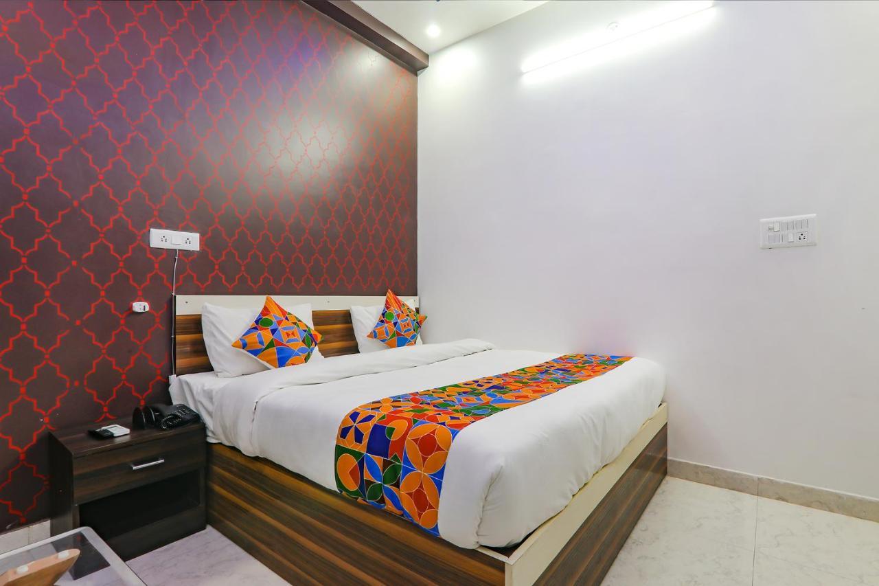 Fabexpress Ss Grand Hotel Banthra Sikandarpur ภายนอก รูปภาพ